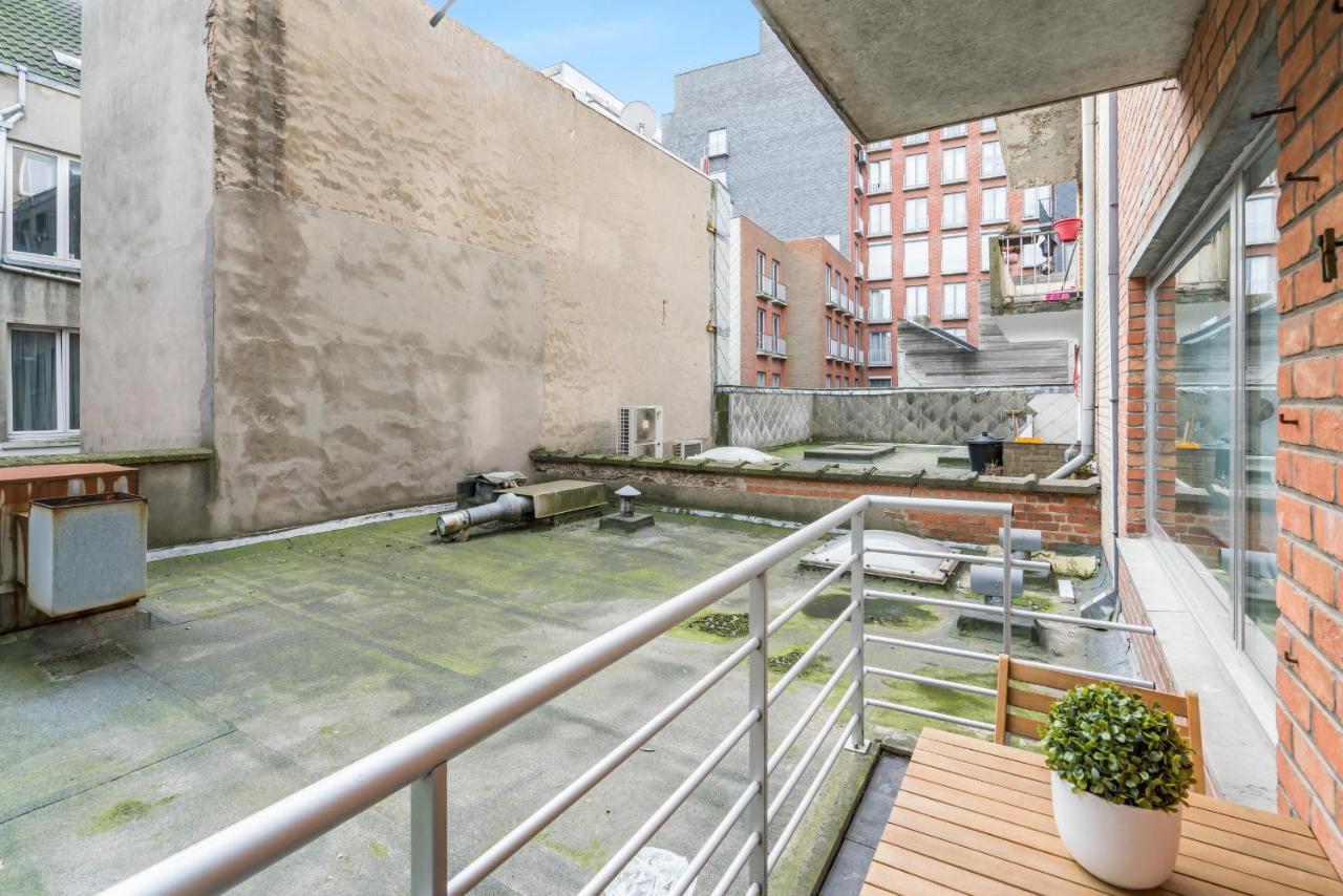 Ruim En Warm Appartement In De Winkelstraat Van Oostende Екстериор снимка